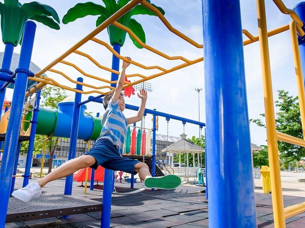 1 In 10 Kids Rarely Venture Outside To Play, Poll Finds